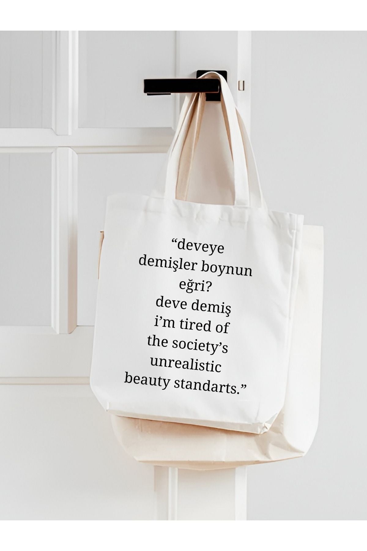 Kalın Beyaz Deveye demişler boynun eğri, im tired Tasarım Motto Tote Bag Bez Çanta