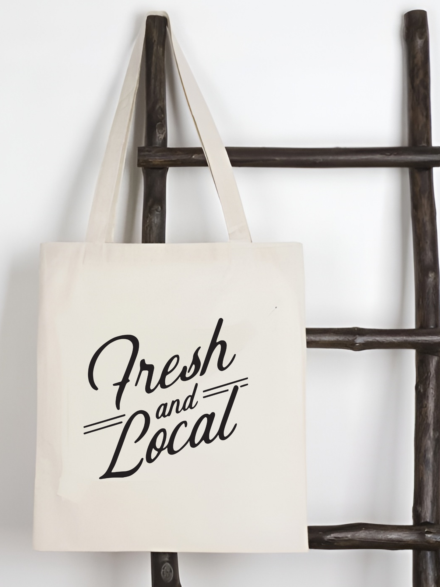 YK2 Fresh and Local tasarımlı %100 pamuk ham bez çanta. 35x40 cm dayanıklı, çevre dostu, günlük kullanım ve hediye için ideal tote bag modeli.
