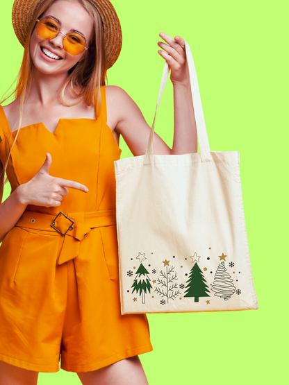 Ağaç Yılbaşı tasarımlı %100 pamuk ham bez çanta. 35x40 cm dayanıklı, çevre dostu, günlük kullanım ve hediye için ideal tote bag modeli.