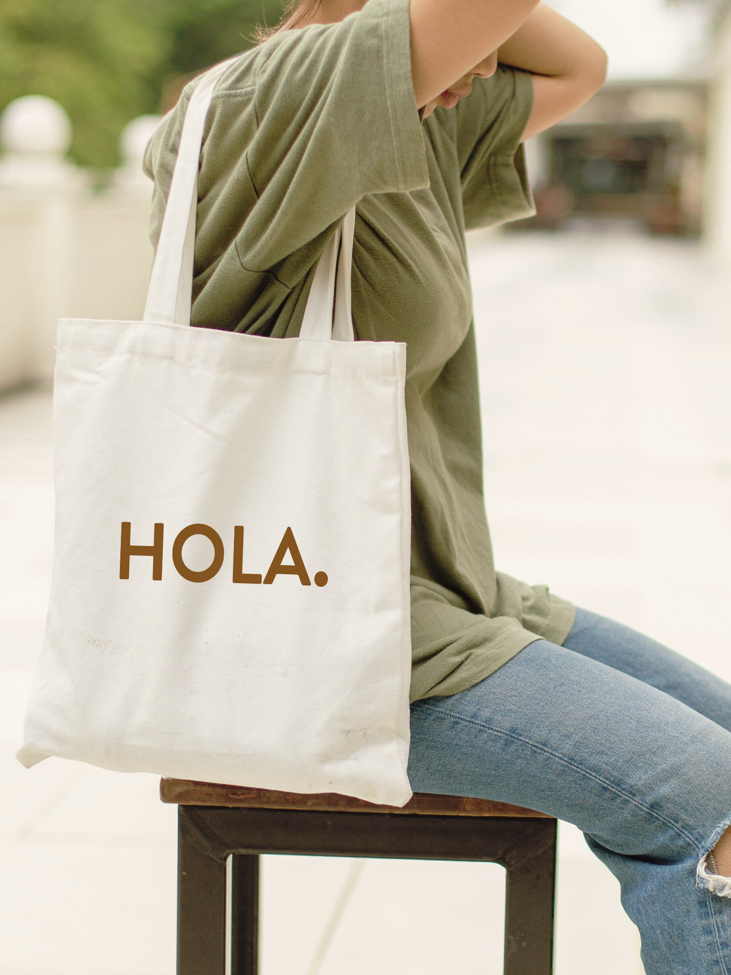 Y2K Hola tasarımlı %100 pamuk ham bez çanta. 35x40 cm dayanıklı, çevre dostu, günlük kullanım ve hediye için ideal tote bag modeli.