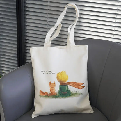 Little Prince tasarımlı %100 pamuk ham bez çanta. 35x40 cm dayanıklı, çevre dostu, günlük kullanım ve hediye için ideal tote bag modeli.